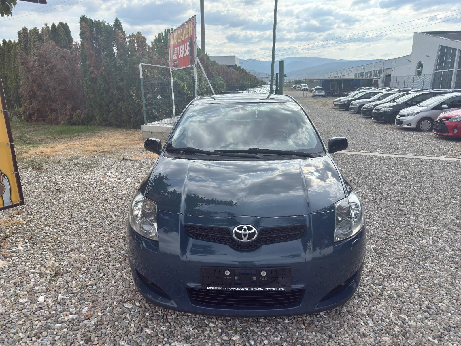 Toyota Auris 2.2 D-CAT - изображение 2