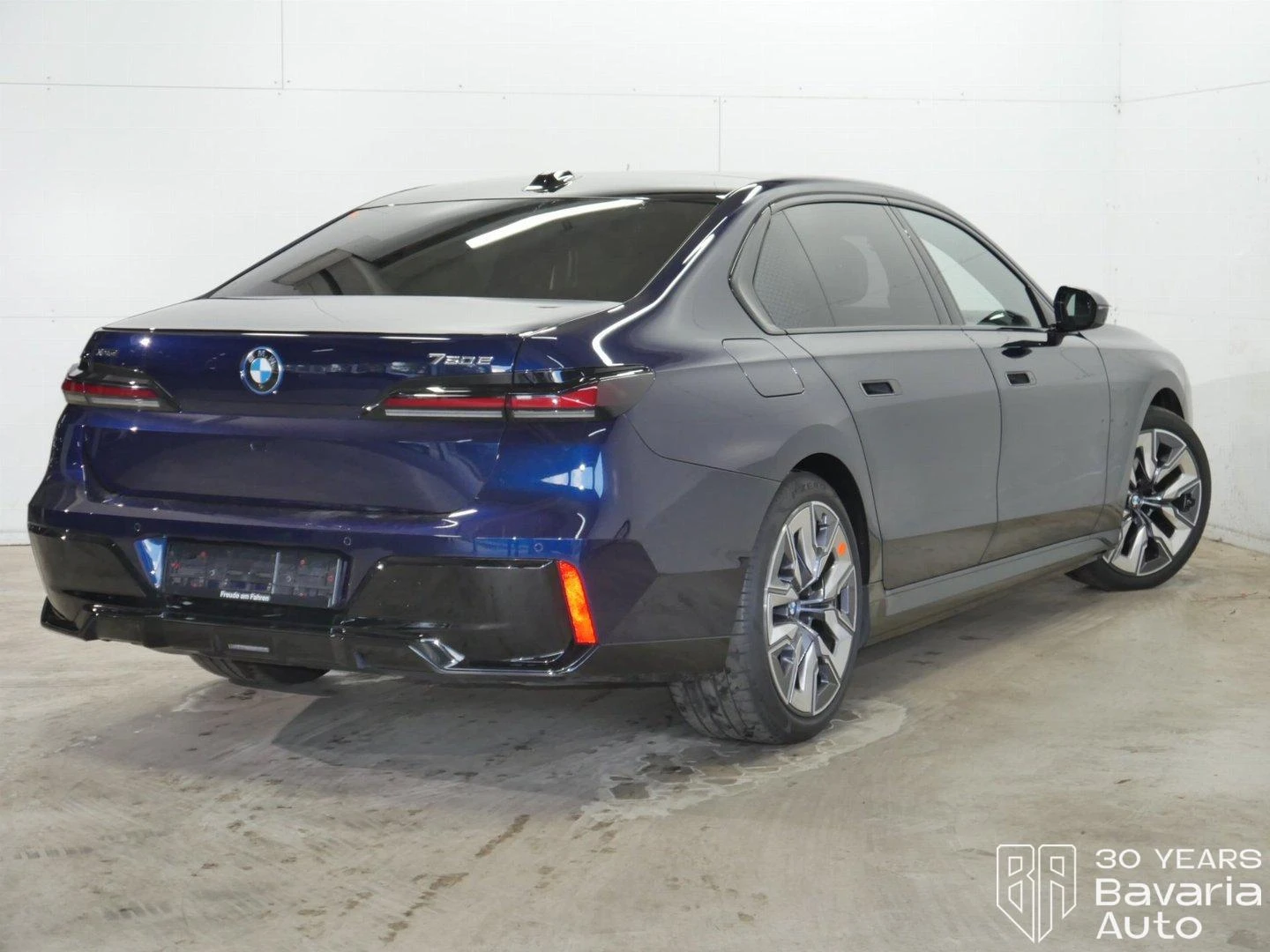 BMW 750 e xDrive M Sport Paket Sportautomatic - изображение 3