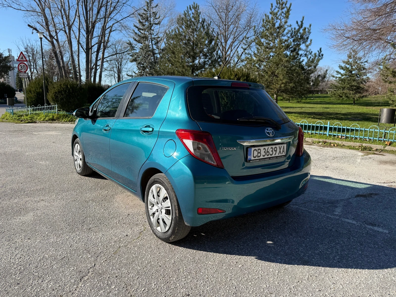Toyota Yaris 1.33 NAVI/CAMERA/BLUETOOTH - изображение 6