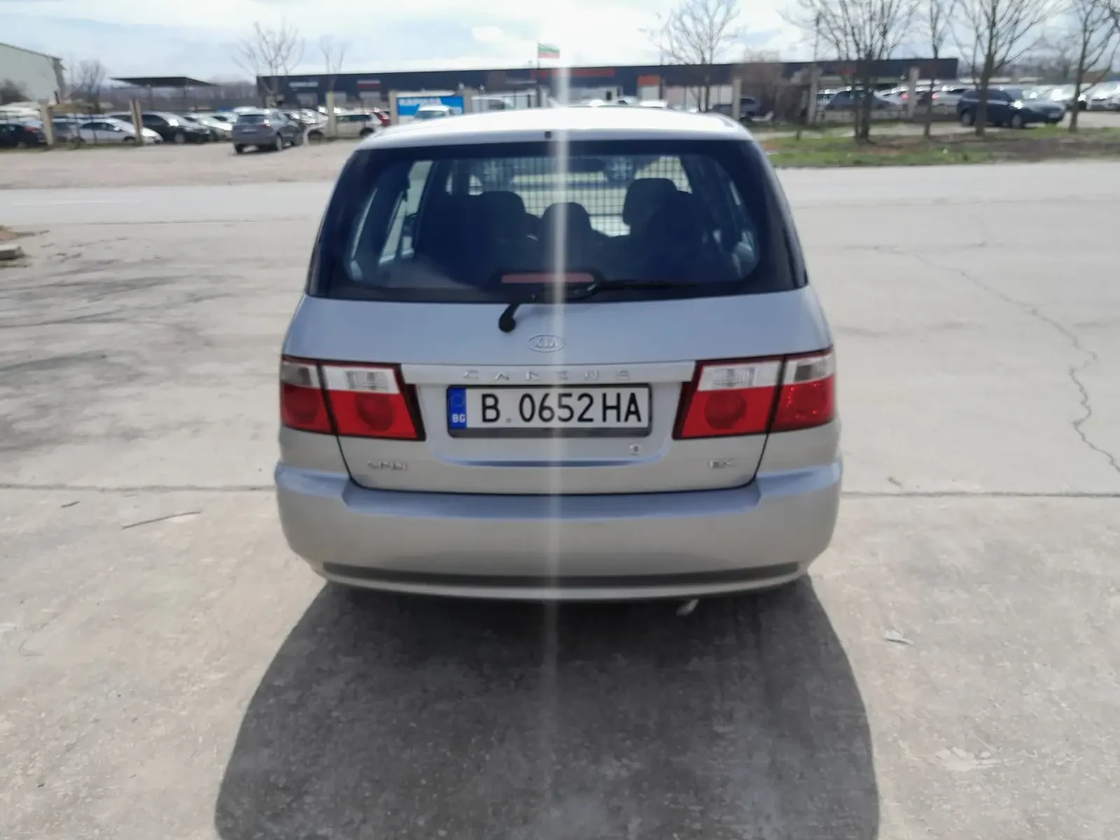 Kia Carens 2.0 crdi, снимка 4 - Автомобили и джипове - 54006730