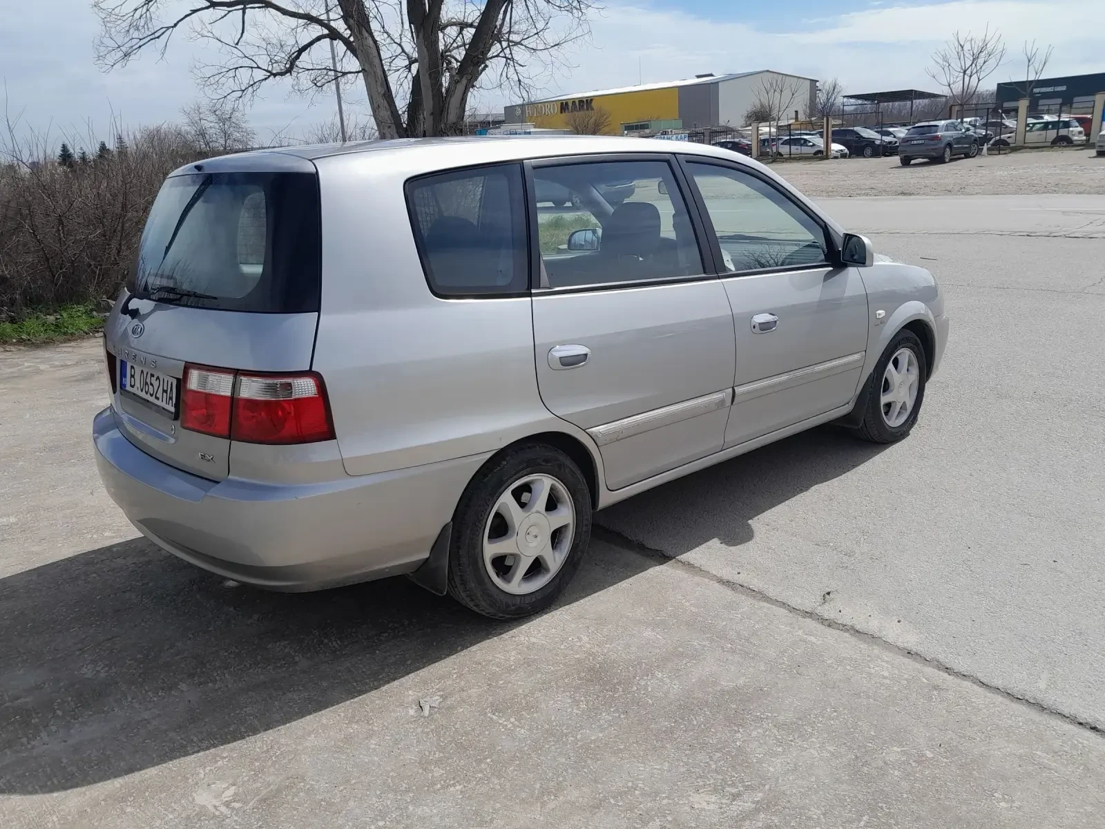 Kia Carens 2.0 crdi, снимка 3 - Автомобили и джипове - 54006730