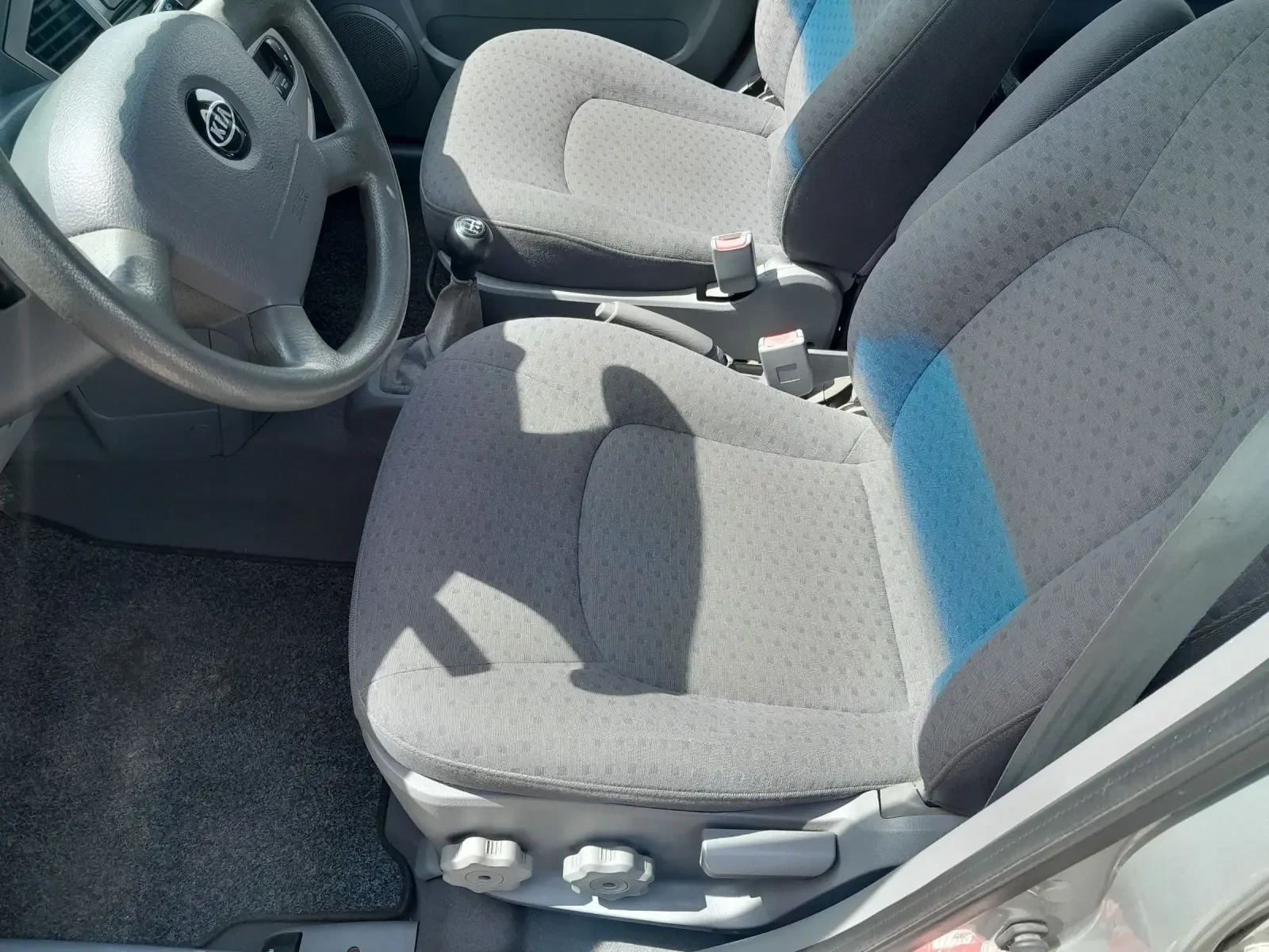 Kia Carens 2.0 crdi, снимка 7 - Автомобили и джипове - 54006730