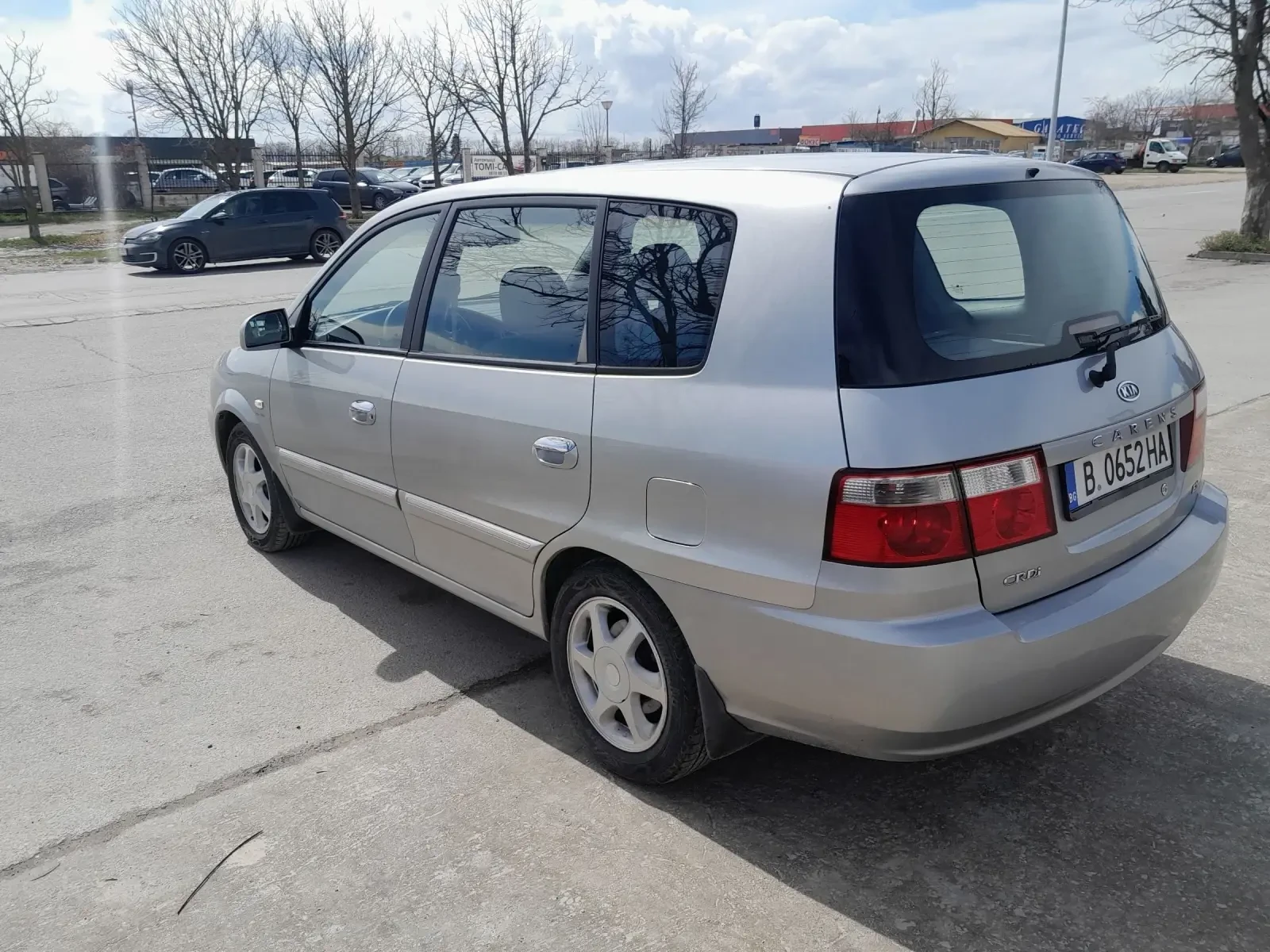 Kia Carens 2.0 crdi, снимка 5 - Автомобили и джипове - 54006730