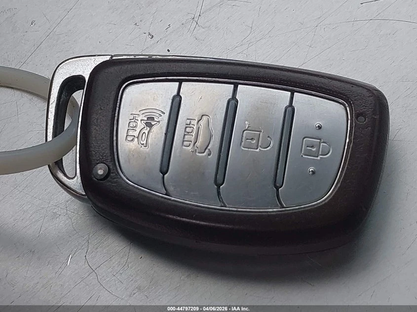 Hyundai Elantra 2.0l Value Edition, снимка 11 - Автомобили и джипове - 54331615