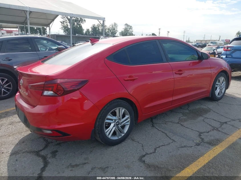 Hyundai Elantra 2.0l Value Edition, снимка 4 - Автомобили и джипове - 54331615