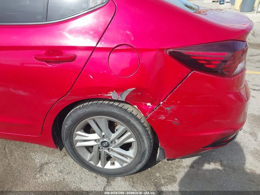 Hyundai Elantra 2.0l Value Edition, снимка 6 - Автомобили и джипове - 54331615