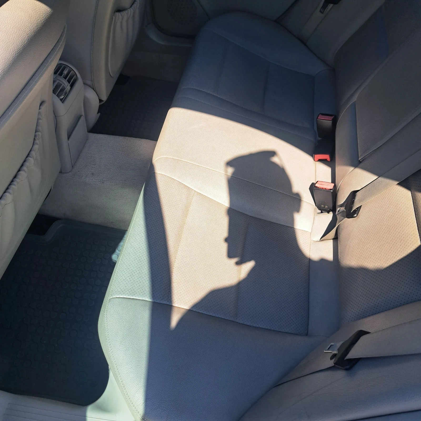 Mercedes-Benz C 220, снимка 7 - Автомобили и джипове - 54595373