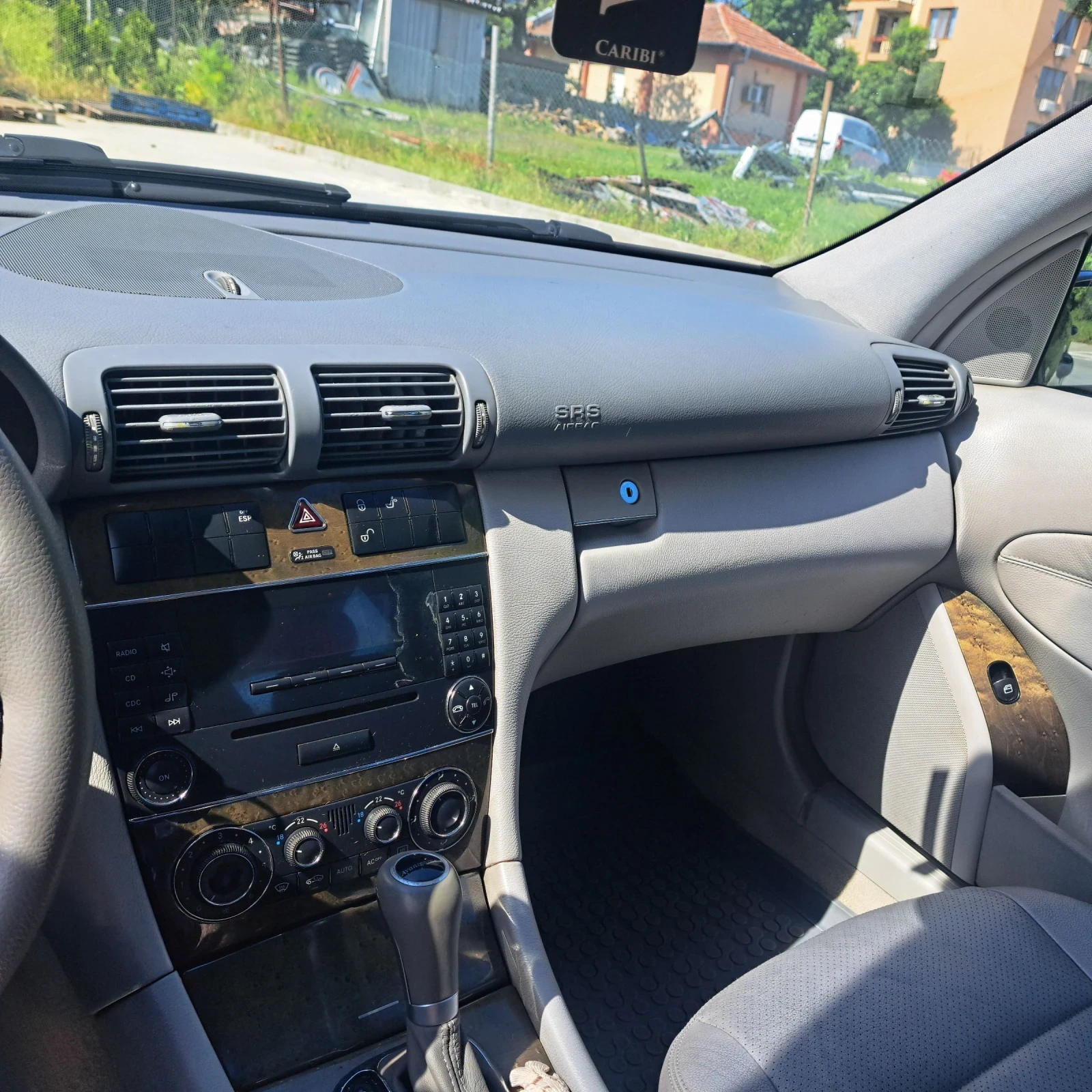 Mercedes-Benz C 220, снимка 9 - Автомобили и джипове - 54595373