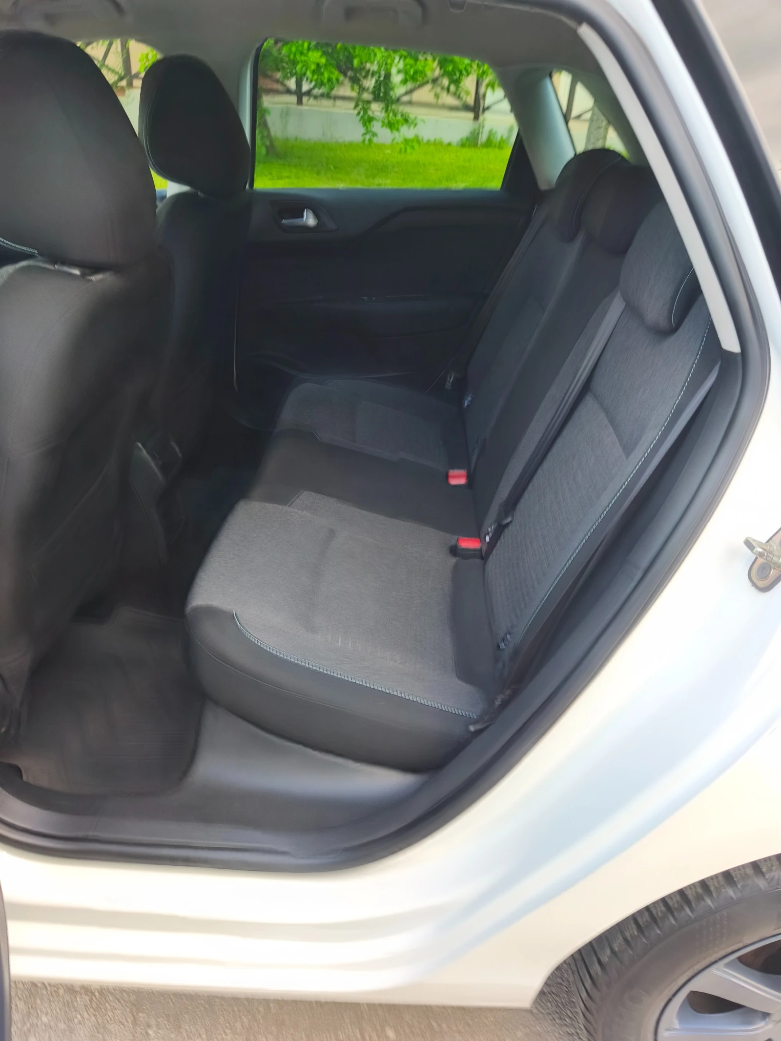 Citroen C4 1.6 HDI Automat, снимка 7 - Автомобили и джипове - 54675496
