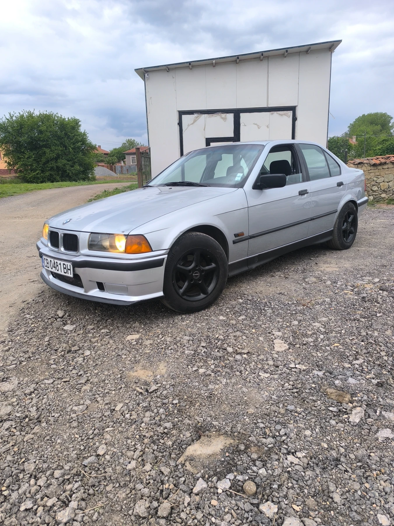 BMW 318, снимка 10 - Автомобили и джипове - 54842674