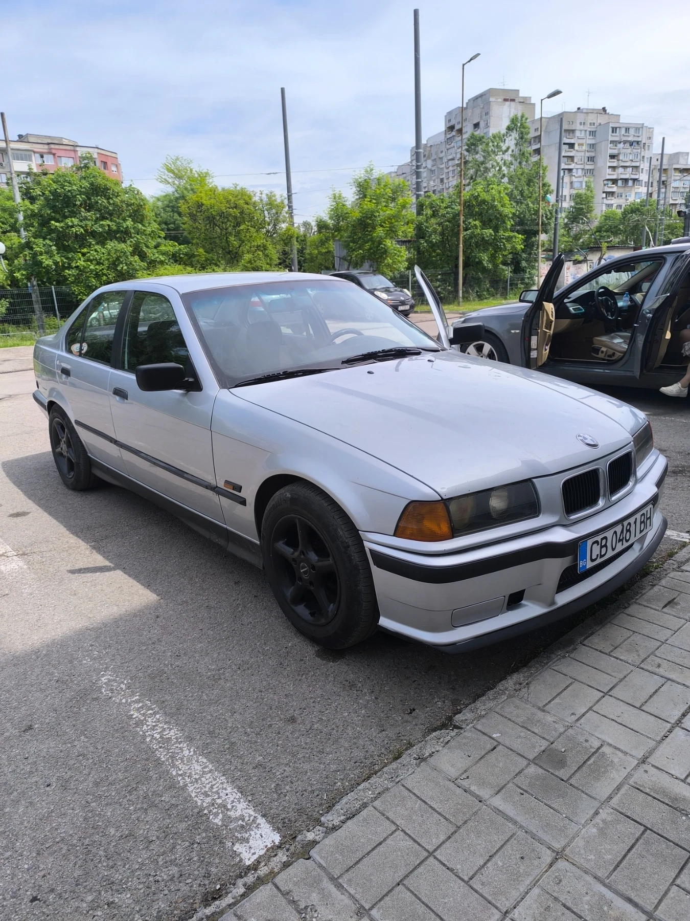 BMW 318, снимка 3 - Автомобили и джипове - 54842674