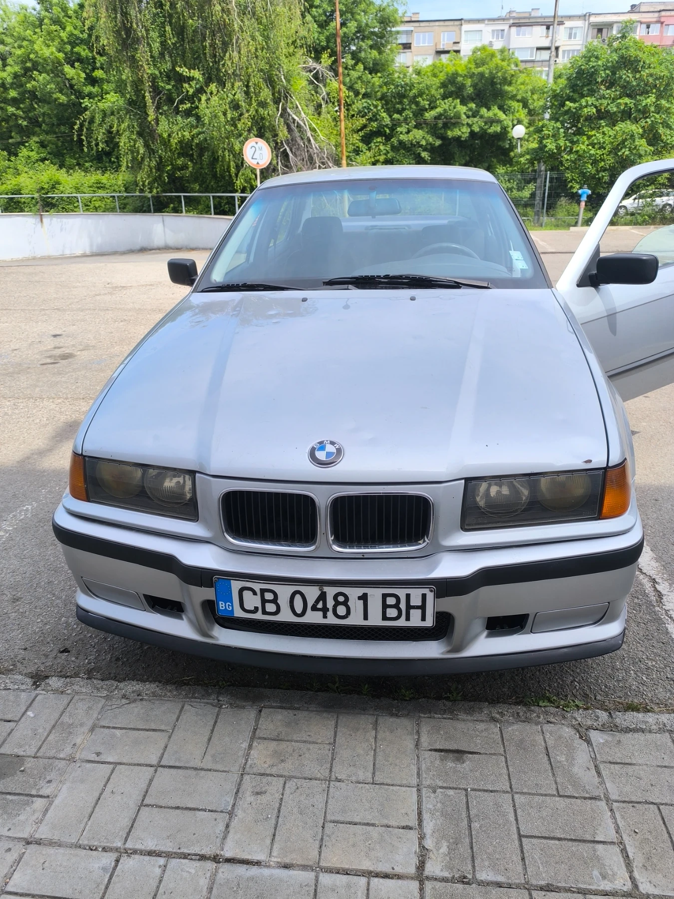 BMW 318, снимка 9 - Автомобили и джипове - 54842674