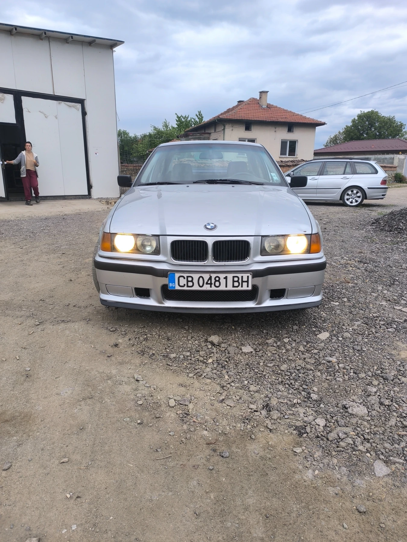 BMW 318, снимка 11 - Автомобили и джипове - 54842674