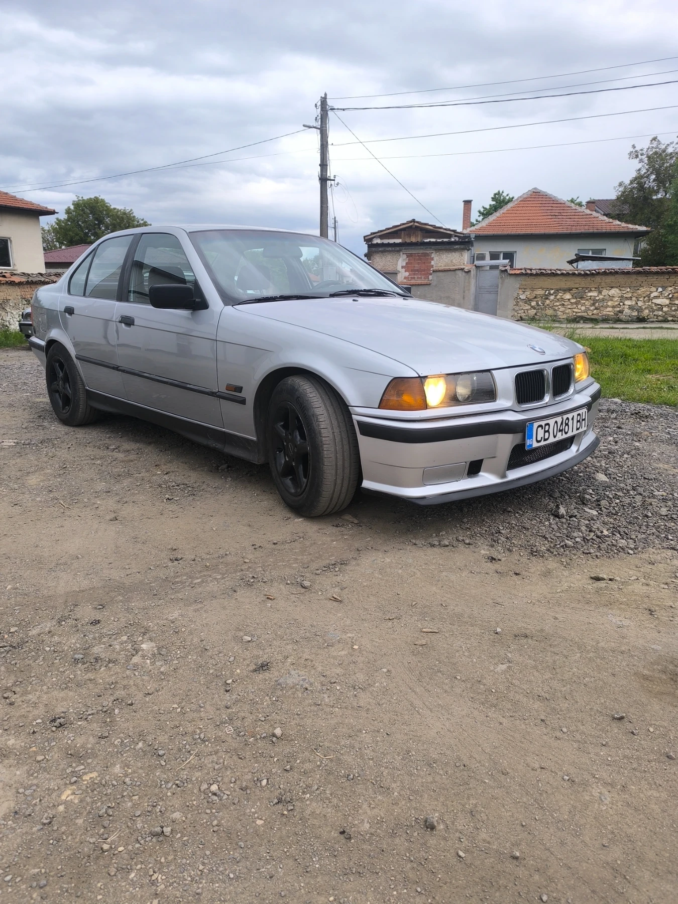BMW 318, снимка 12 - Автомобили и джипове - 54842674