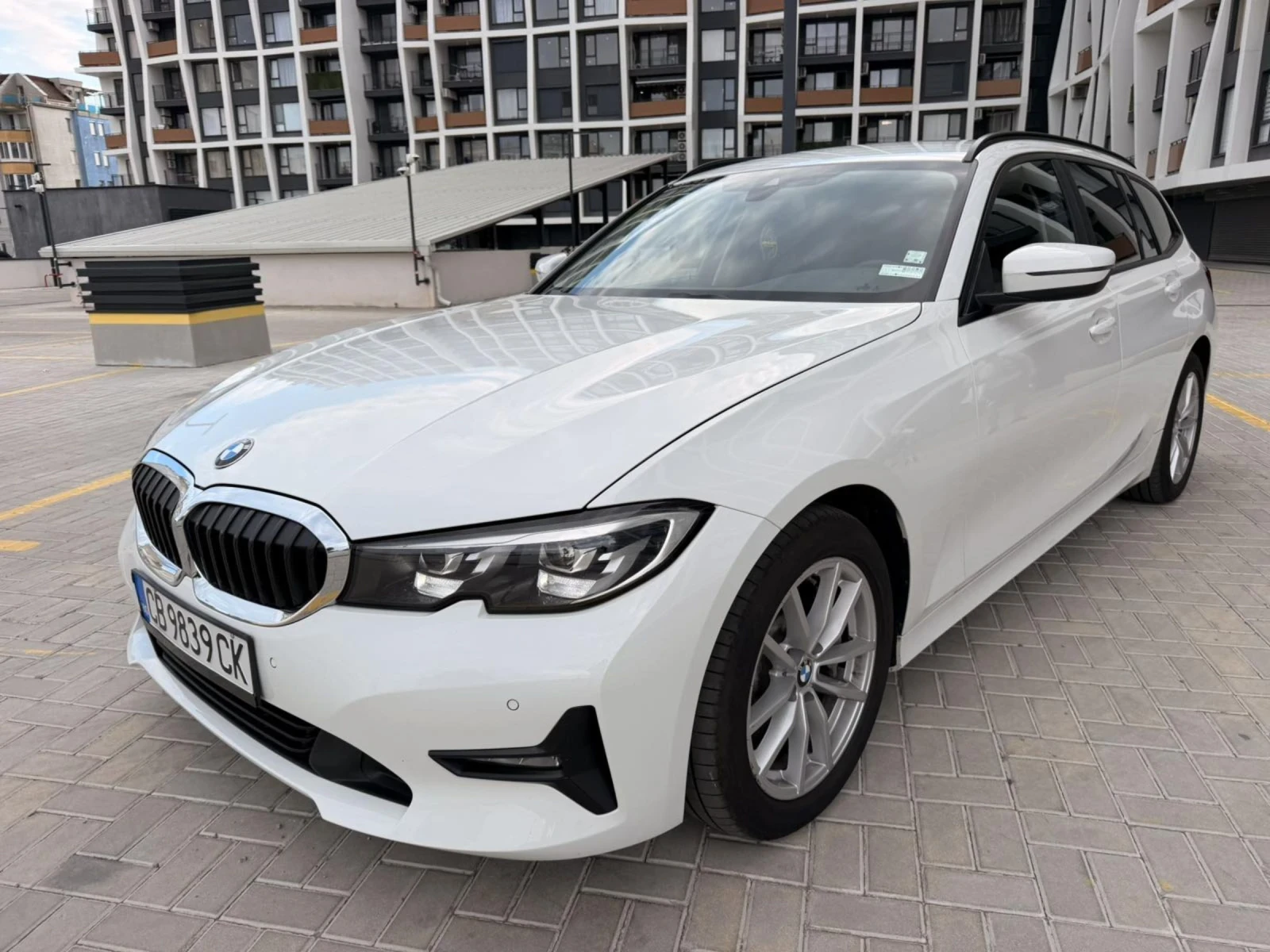 BMW 330, снимка 9 - Автомобили и джипове - 55206371