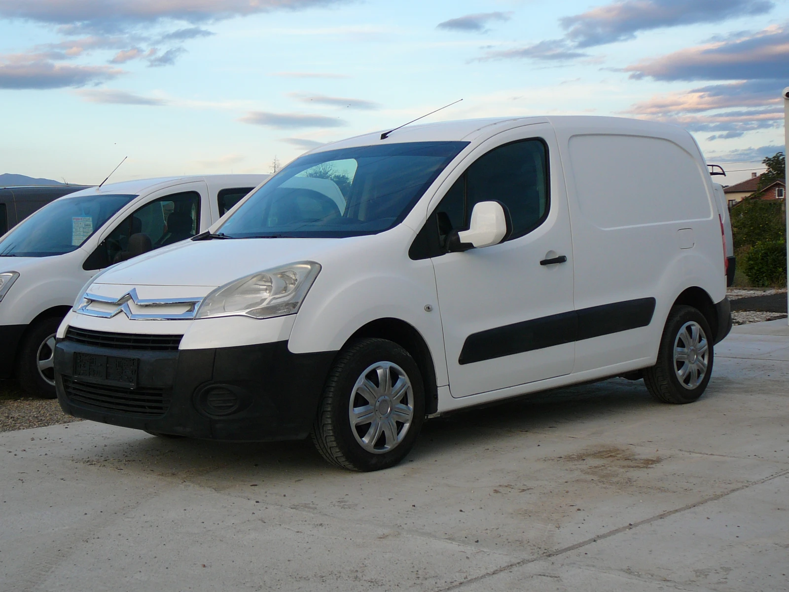Citroen Berlingo 1.6 hdi клима , снимка 2 - Автомобили и джипове - 56121930
