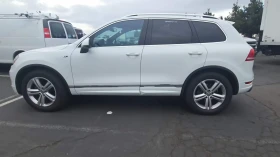 VW Touareg TDI Sport* PANO* REALNI KM, снимка 2