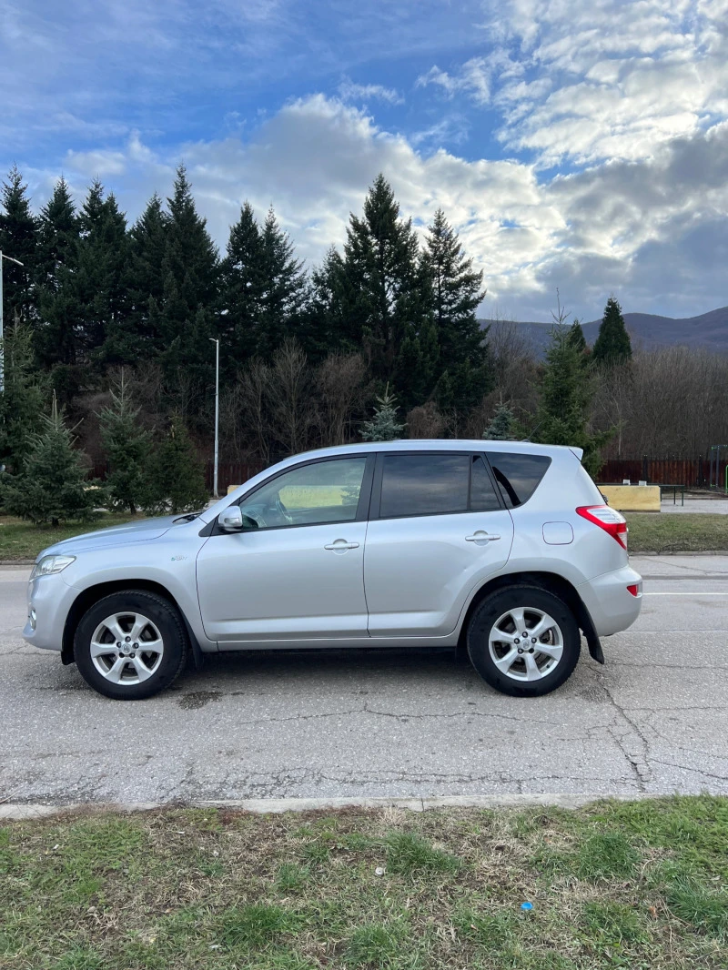 Toyota Rav4 2.2d, Автоматик, FACELIFT, снимка 8 - Автомобили и джипове - 43884355