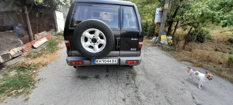 Isuzu Trooper, снимка 10 - Автомобили и джипове - 47043151