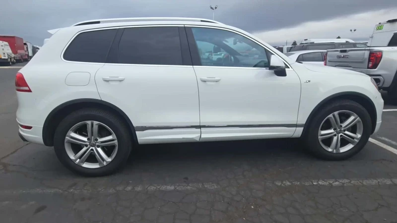 VW Touareg TDI Sport* PANO* REALNI KM, снимка 4 - Автомобили и джипове - 48100892