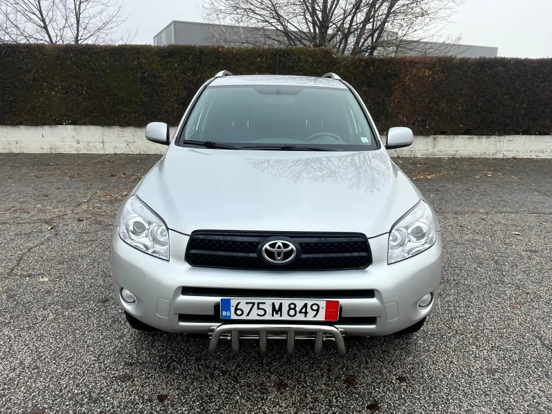 Toyota Rav4 2.2 D4D 136 кс. Внос от Северна Италия, снимка 2 - Автомобили и джипове - 48281270