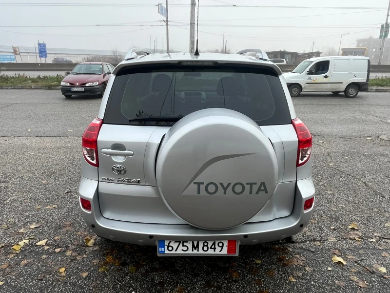 Toyota Rav4 2.2 D4D 136 кс. Внос от Северна Италия, снимка 7 - Автомобили и джипове - 48281270