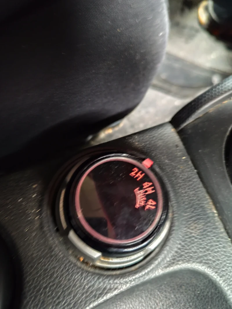 Mitsubishi L200, снимка 16 - Автомобили и джипове - 51879483