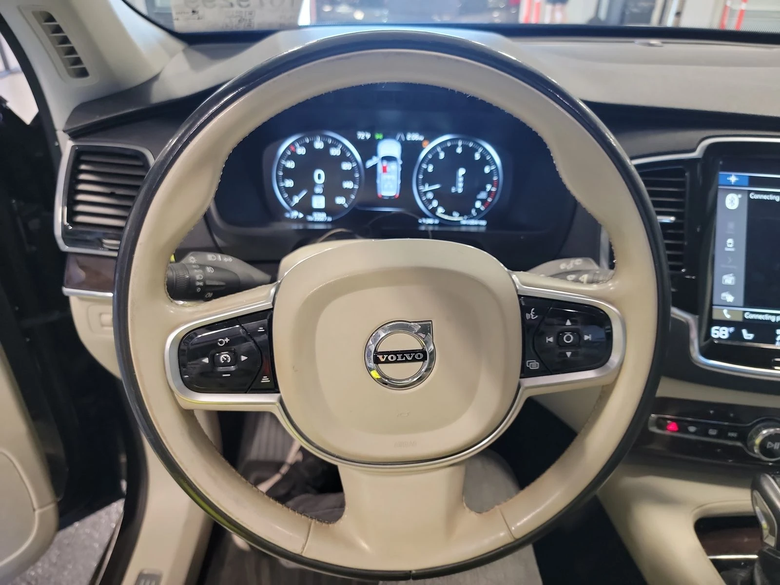 Volvo Xc90 * T6 Momentum 7-Passenger*  - изображение 9