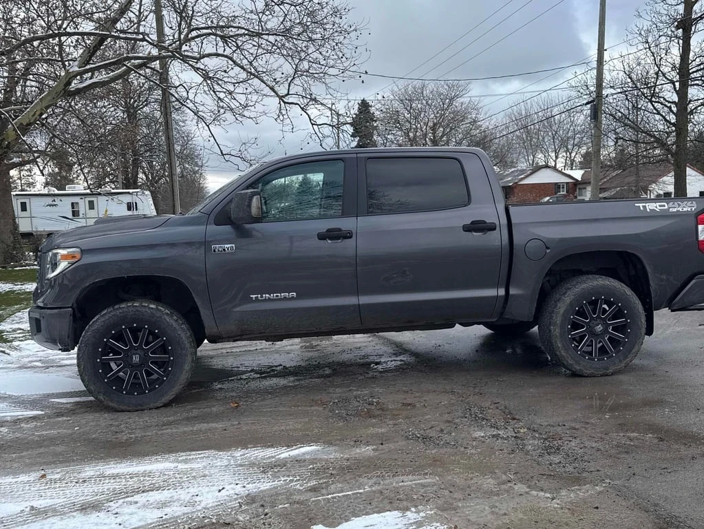 Toyota Tundra * SR5 Plus * CARFAX * БЕЗ ПЪРВОНАЧАЛНА ВНОСКА - изображение 2