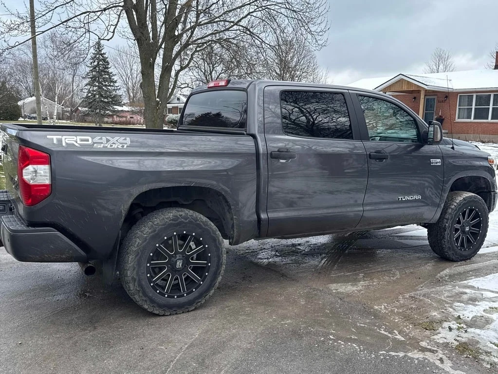 Toyota Tundra * SR5 Plus * CARFAX * БЕЗ ПЪРВОНАЧАЛНА ВНОСКА - изображение 3