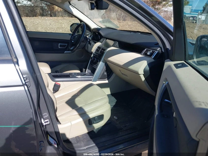 Land Rover Discovery Sport 2.0l Sport Hse/Landmark Edition, снимка 4 - Автомобили и джипове - 54383995