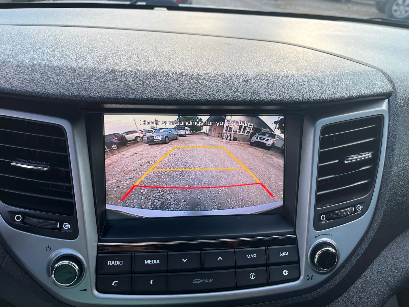Hyundai Tucson 2.0D 4x4 Автомат Навигация, снимка 11 - Автомобили и джипове - 55027022