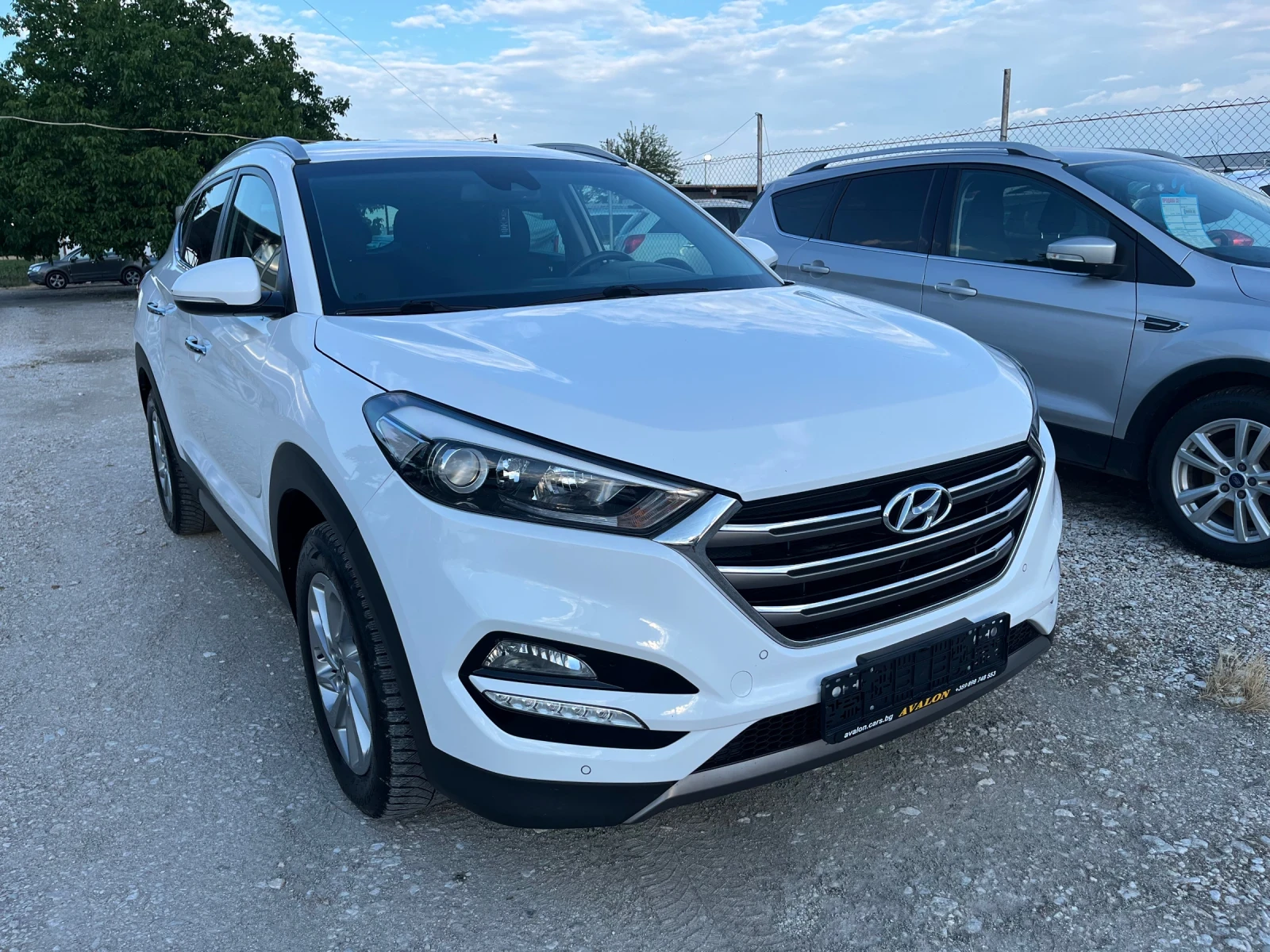 Hyundai Tucson 2.0D 4x4 Автомат Навигация, снимка 3 - Автомобили и джипове - 55027022