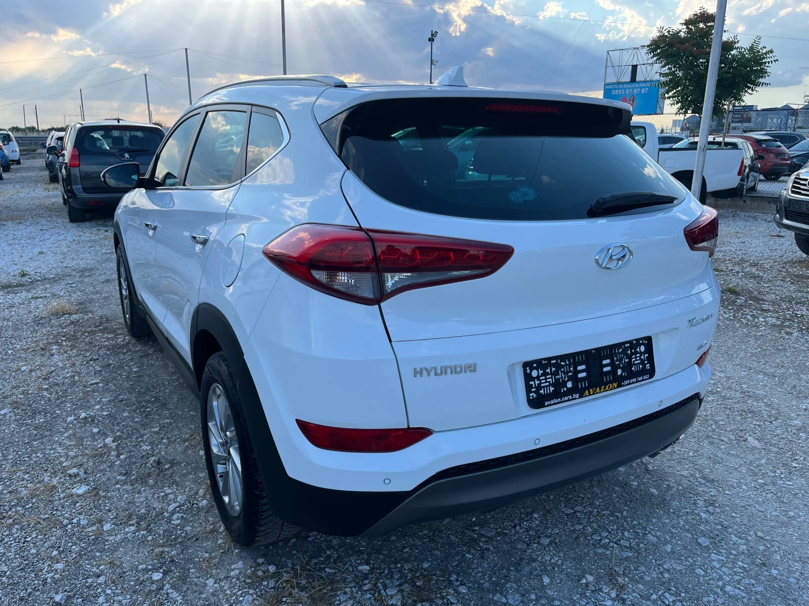 Hyundai Tucson 2.0D 4x4 Автомат Навигация, снимка 6 - Автомобили и джипове - 55027022