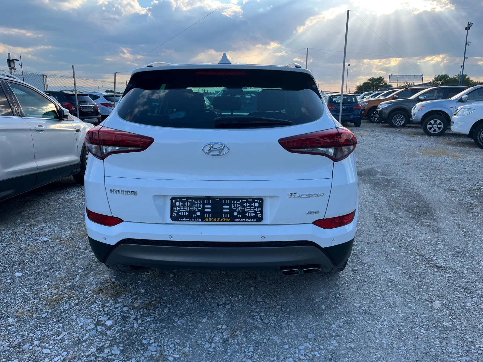 Hyundai Tucson 2.0D 4x4 Автомат Навигация, снимка 5 - Автомобили и джипове - 55027022