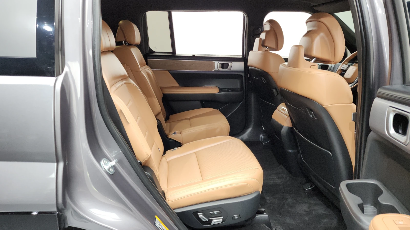Hyundai Santa fe 2.5T Calligraphy* HUD* 360* МАСАЖ* КРАЙНА ЦЕНА, снимка 11 - Автомобили и джипове - 55245673