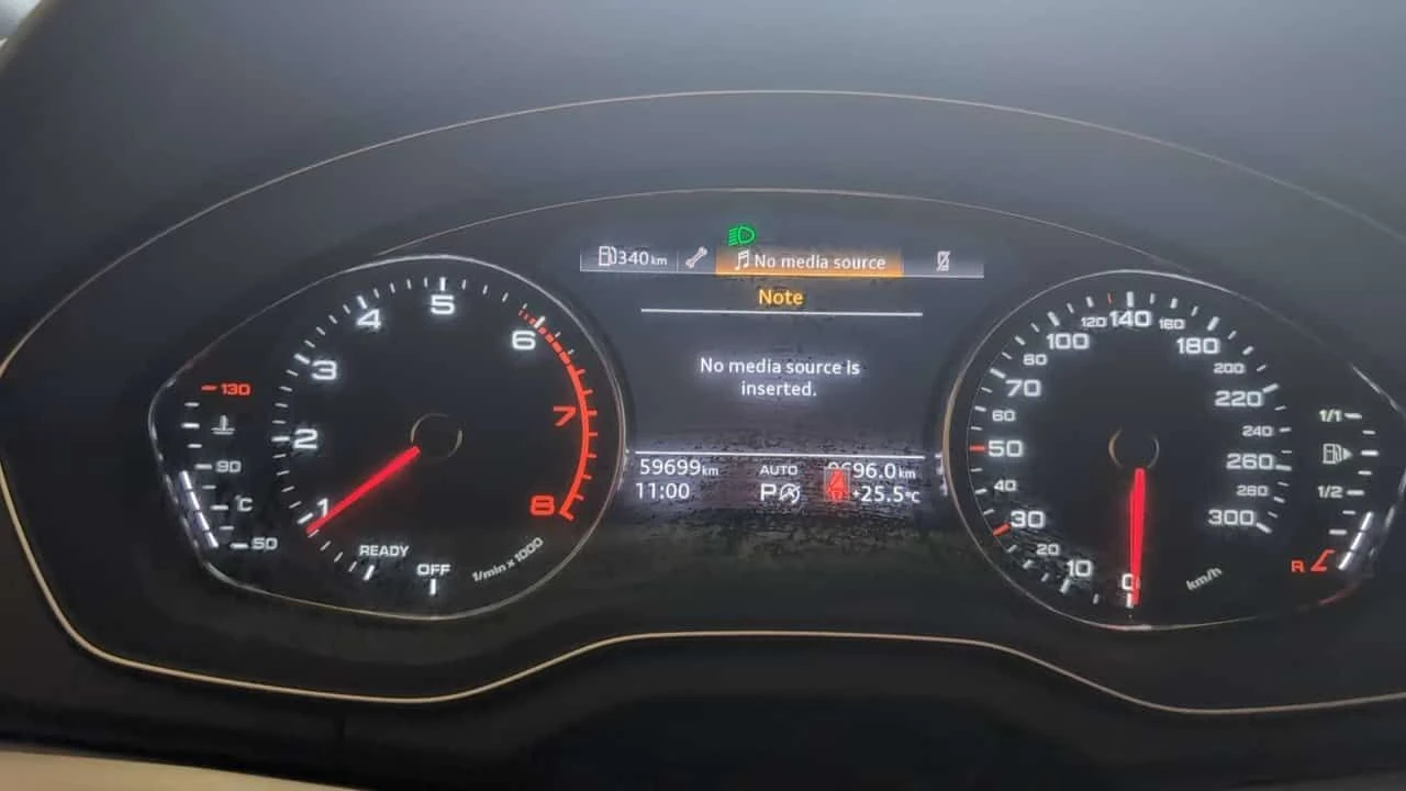 Audi Q5 * Komfort * CARFAX * БЕЗ ПЪРВОНАЧАЛНА ВНОСКА, снимка 8 - Автомобили и джипове - 55435504