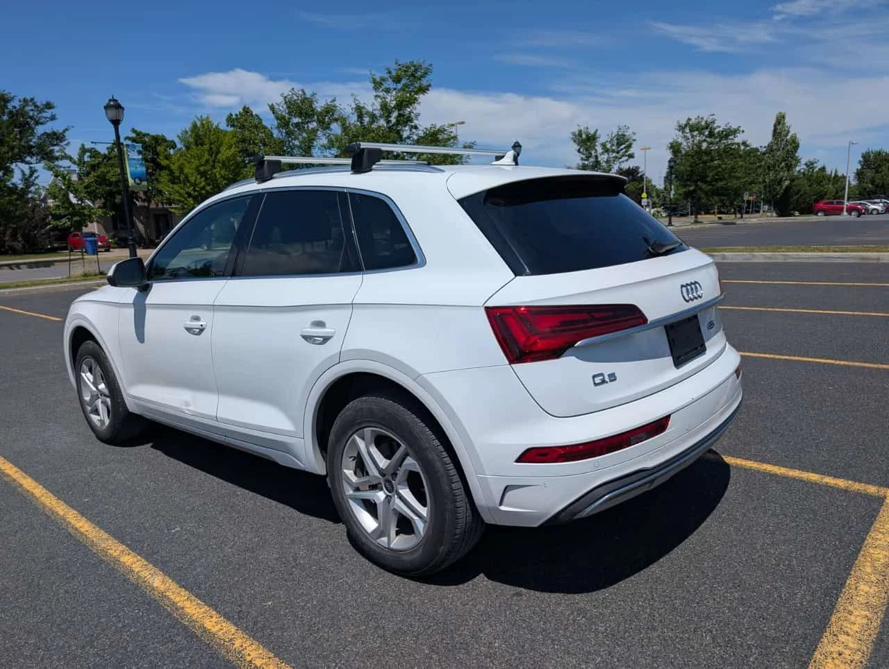 Audi Q5 * Komfort * CARFAX * БЕЗ ПЪРВОНАЧАЛНА ВНОСКА, снимка 12 - Автомобили и джипове - 55435504