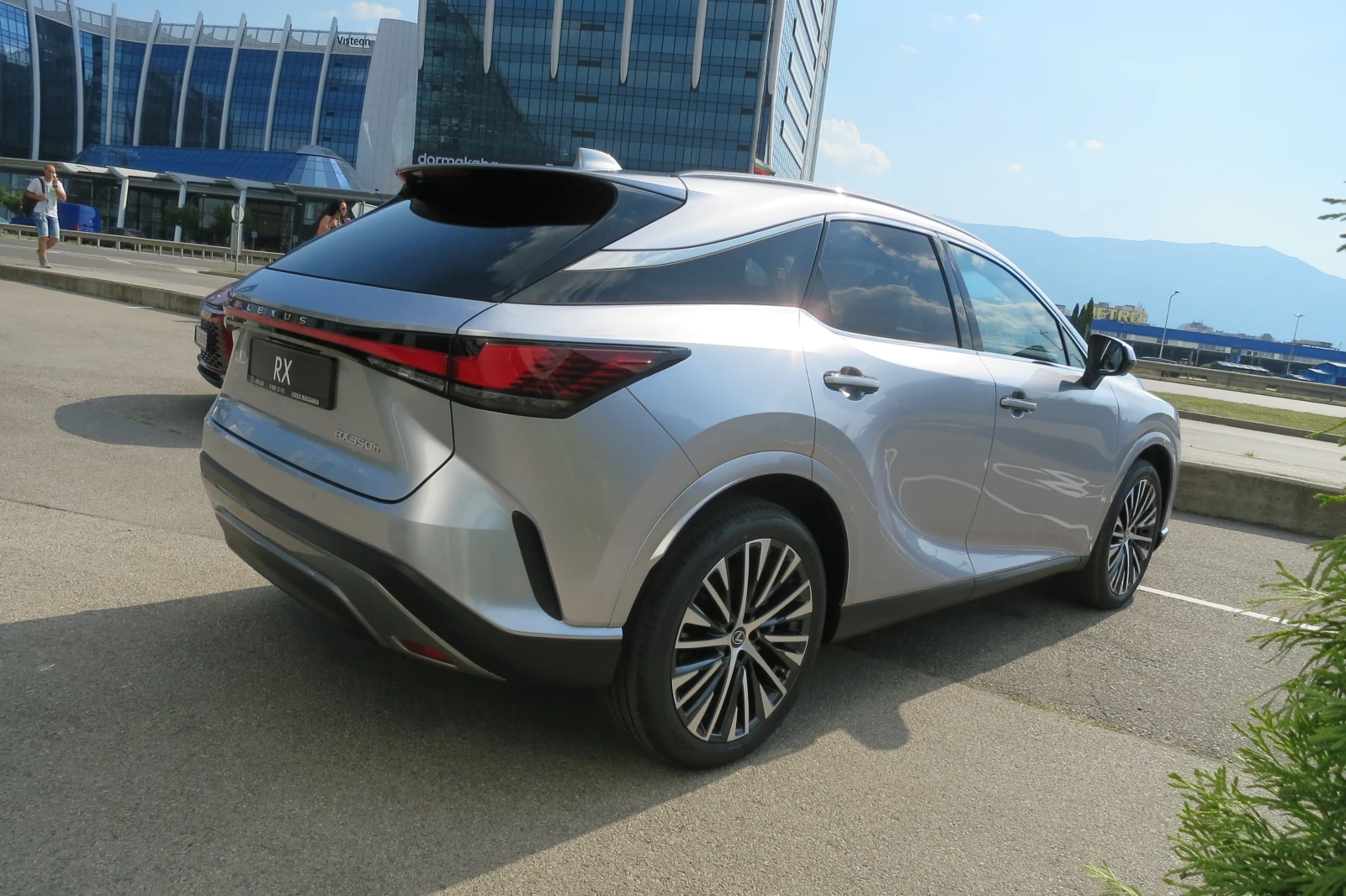 Lexus RX 450h+ AWD от 480 евро/мес Нов 0 км 10г Гаранция, снимка 3 - Автомобили и джипове - 55993313