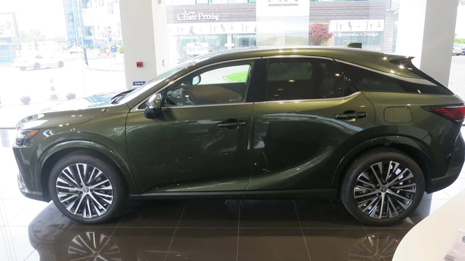 Lexus RX 450h+ AWD от 480 евро/мес Нов 0 км 10г Гаранция, снимка 14 - Автомобили и джипове - 55993313