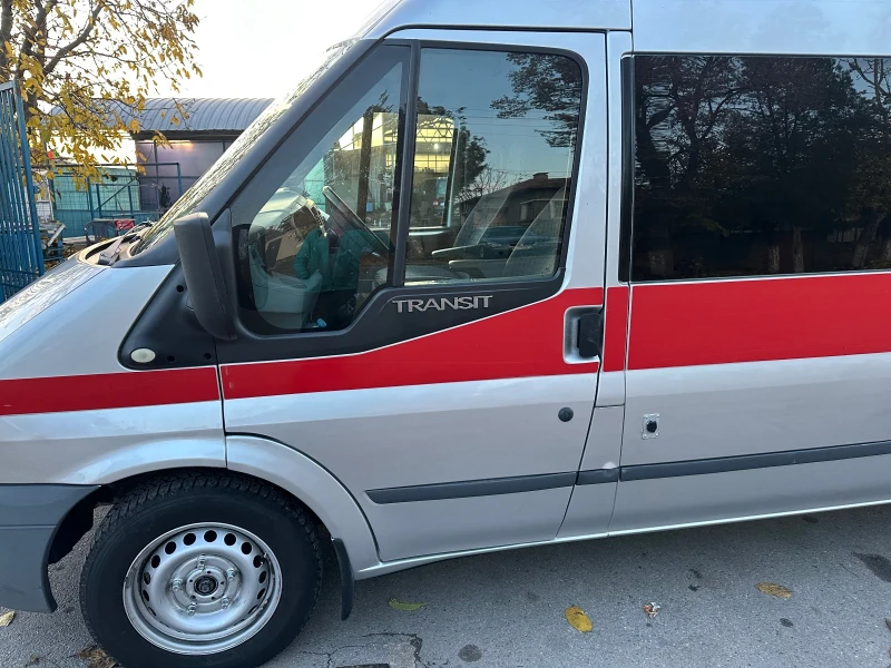 Ford Transit 2.2 TDCI климатик , снимка 8 - Бусове и автобуси - 52408434