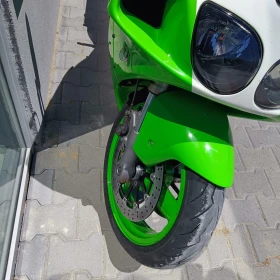 ����� �� �������� �� Kawasaki Ninja ZX 7R