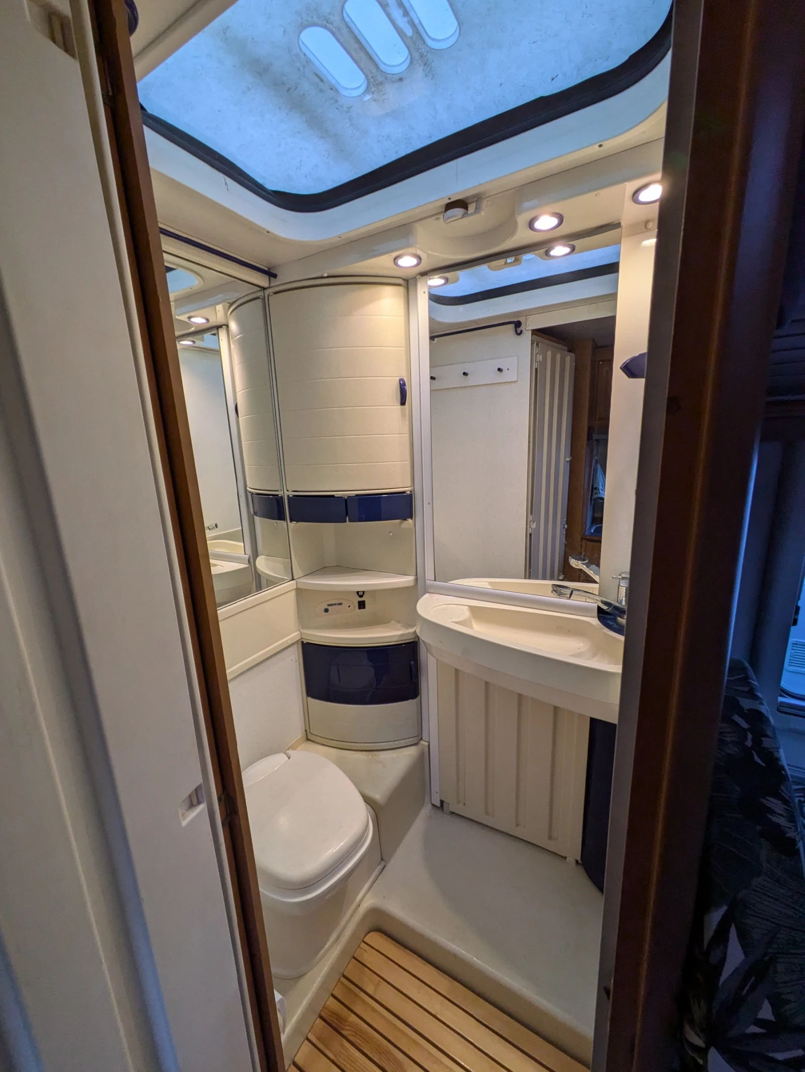 ������ HYMER / ERIBA B524 | Mobile.bg � ����������� 11