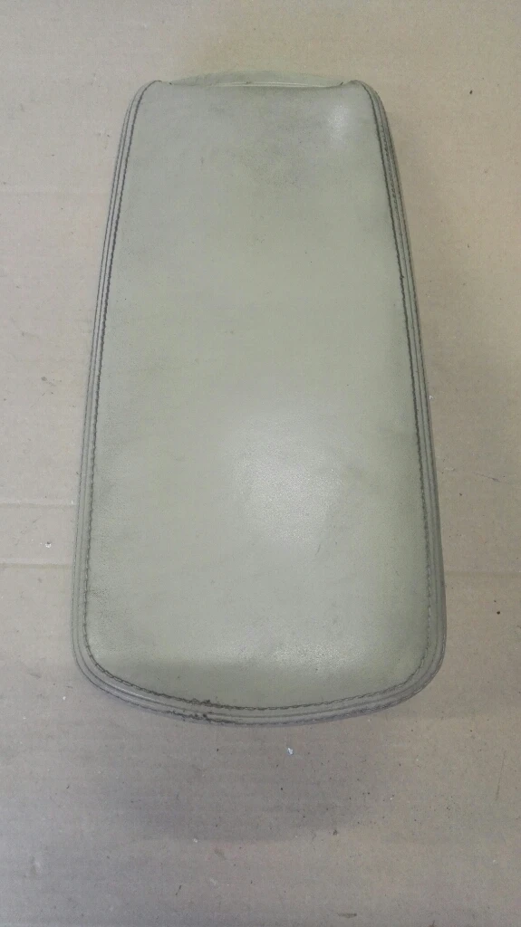 подлакътник Лексус ИС220