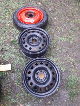 Гуми с джанти Pirelli 125/80R15, снимка 3 - Гуми и джанти - 52961227