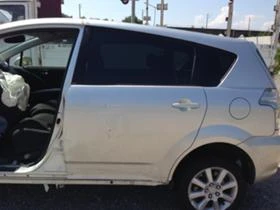 Toyota Corolla verso 2.2 D4D-2.0D4D, снимка 14