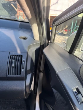 Toyota Corolla verso, снимка 7