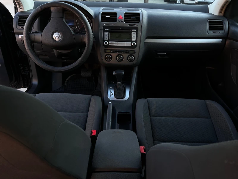 VW Golf 2.0, снимка 5 - Автомобили и джипове - 48758938