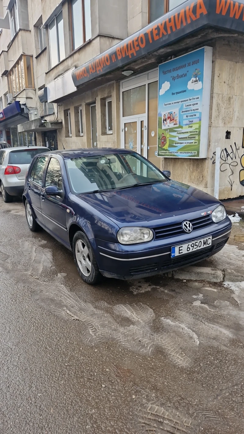 VW Golf, снимка 1 - Автомобили и джипове - 48789319