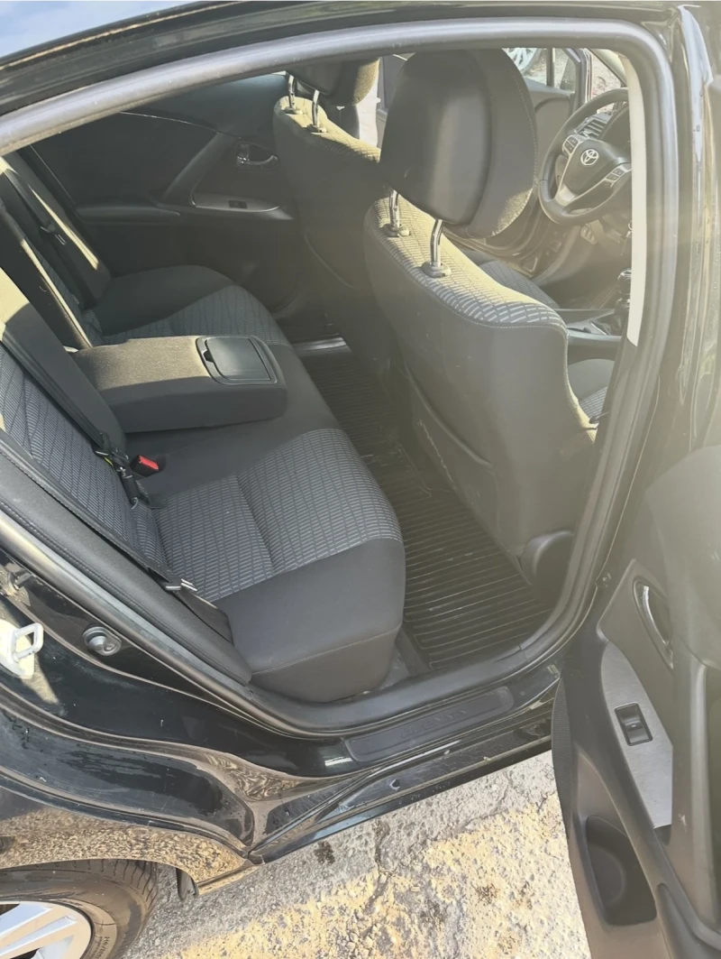 Toyota Avensis 1.8 VVT-I, снимка 11 - Автомобили и джипове - 52573867